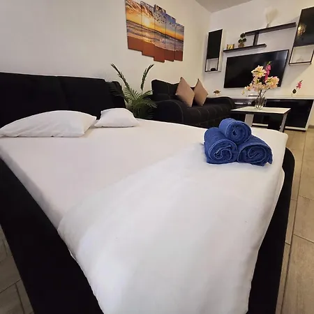 Apartment Azizi Elegant - Pool & Langa Plaja