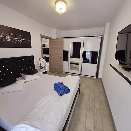 Apartment Azizi Elegant - Pool & Langa Plaja *
