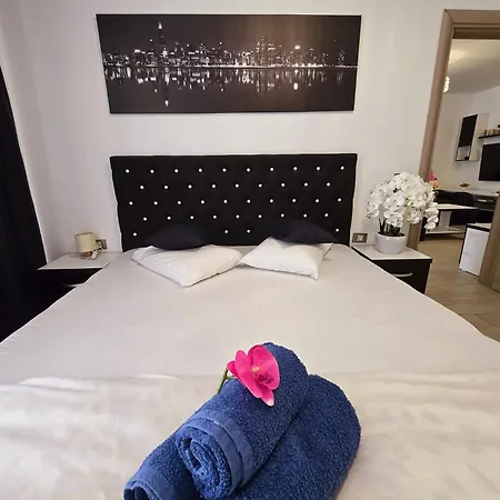 Azizi Elegant - Pool & Langa Plaja Apartment Navodari
