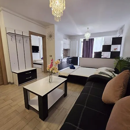 Azizi Elegant - Pool & Langa Plaja Apartment