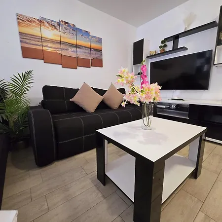 Apartment Azizi Elegant - Pool & Langa Plaja