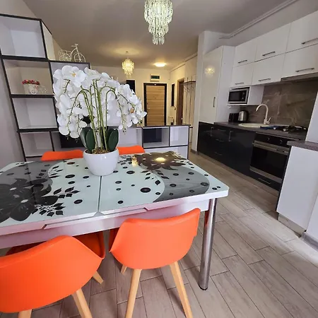 Azizi Elegant - Pool & Langa Plaja Apartment *