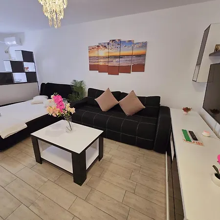 Apartment Azizi Elegant - Pool & Langa Plaja