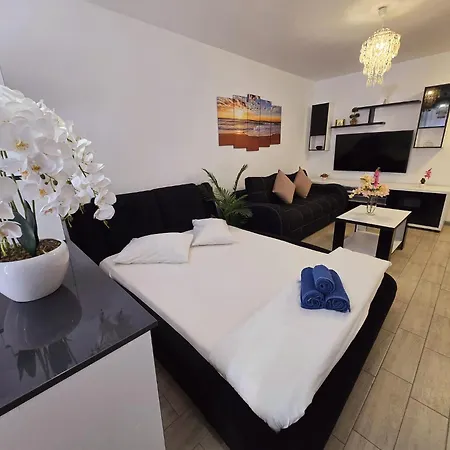 Apartment Azizi Elegant - Pool & Langa Plaja Navodari